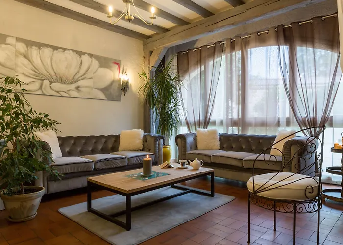 Logis Medieval, Montelimar Nord 3* Rochemaure