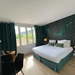 Hotel Logis Medieval, Montelimar Nord 3*