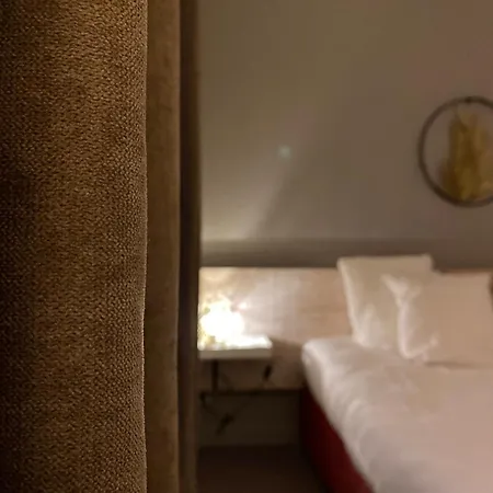 Hotel Logis Medieval, Montelimar Nord Rochemaure