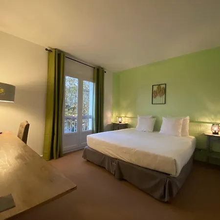 Logis Medieval, Montelimar Nord 3* 罗什莫尔