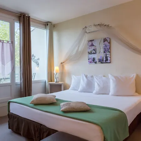 Logis Medieval, Montelimar Nord 酒店 罗什莫尔