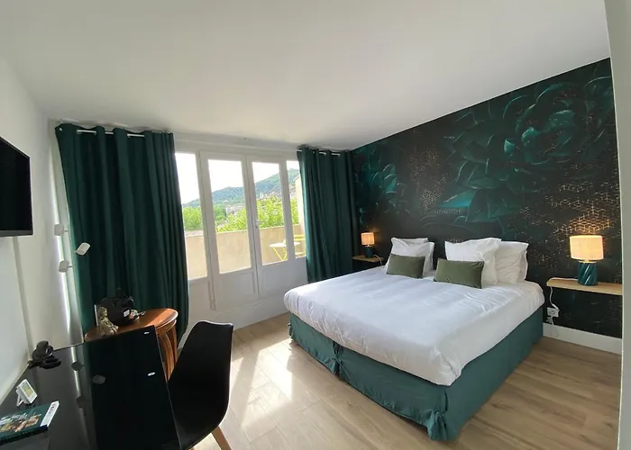 호텔 Logis Medieval, Montelimar Nord 3*