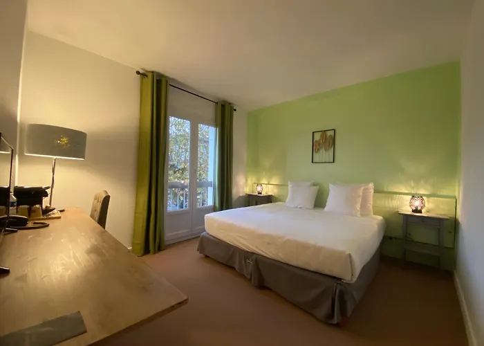 Logis Medieval, Montelimar Nord 3* Rochemaure