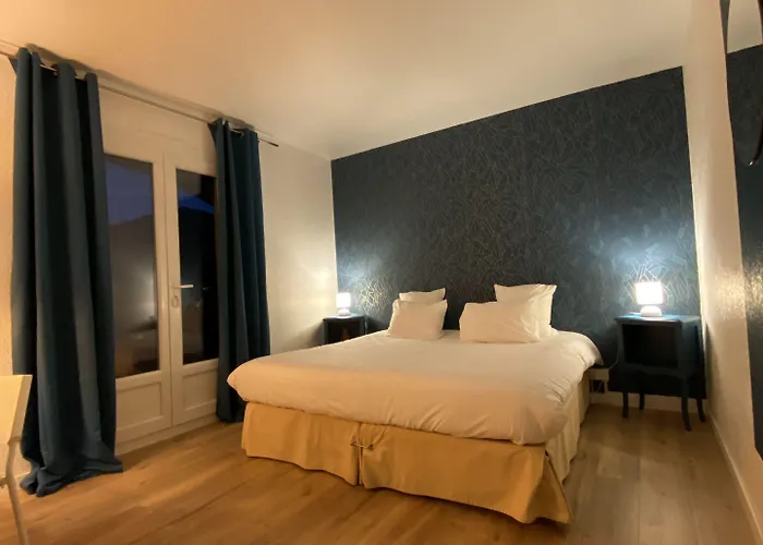 호텔 Logis Medieval, Montelimar Nord 3*